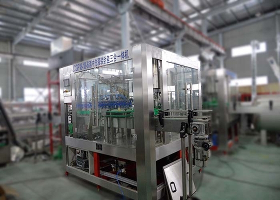 China DCGF18-18-6 3-In-1 Automatic Water Filling Machine For Carbonated /Co2 Drink supplier